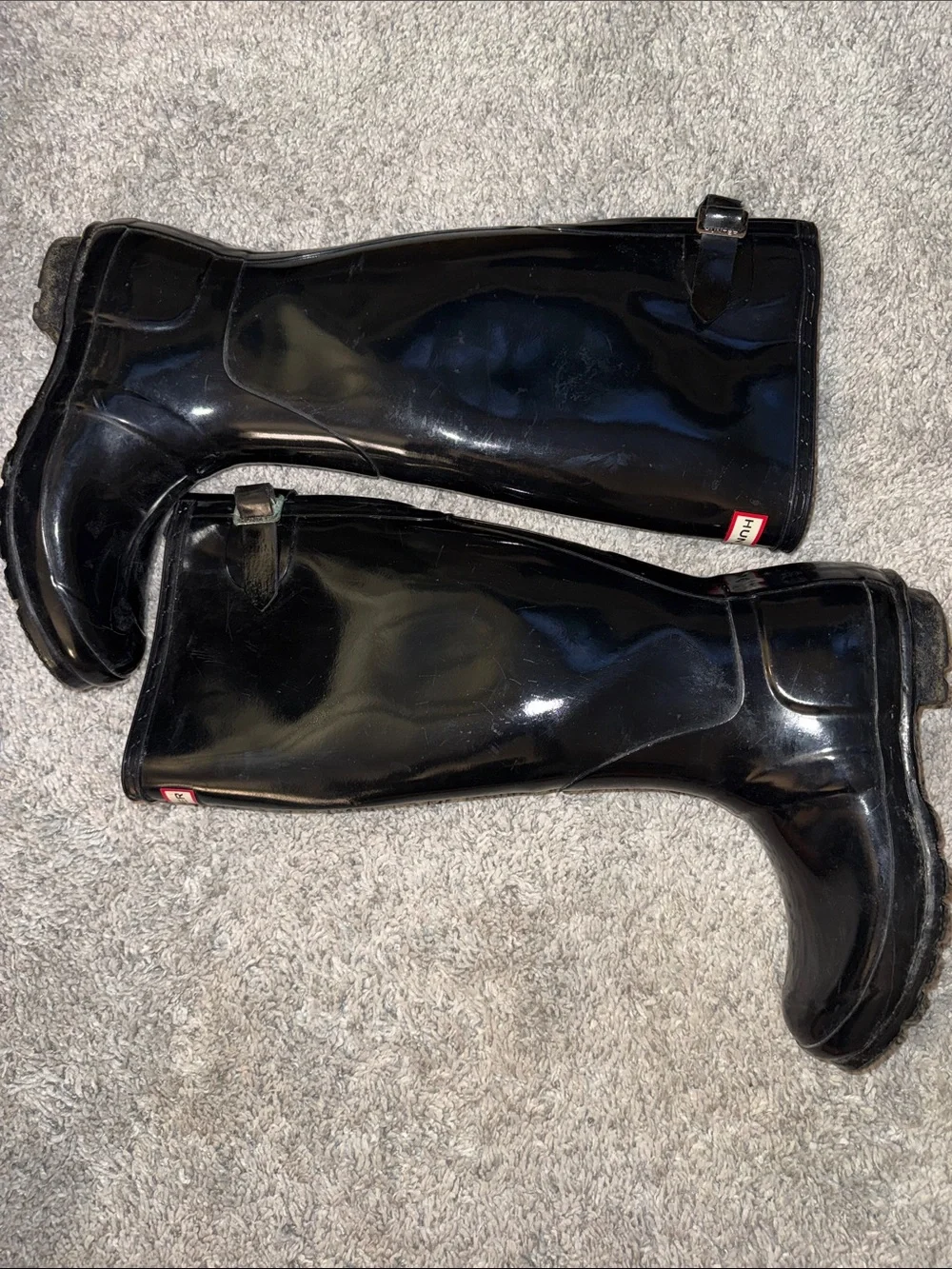 Hunter glossy tall black boots w/ cream sock insert. Collegiate waterproof cozy